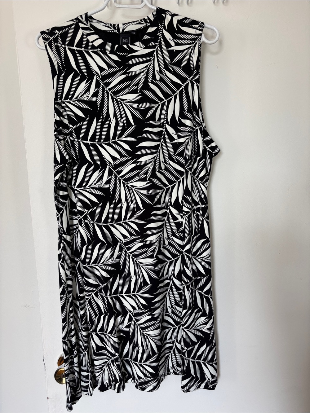 🎉4/30$🎉 Mode Choc Black & White Leaf-Print Midi Dress